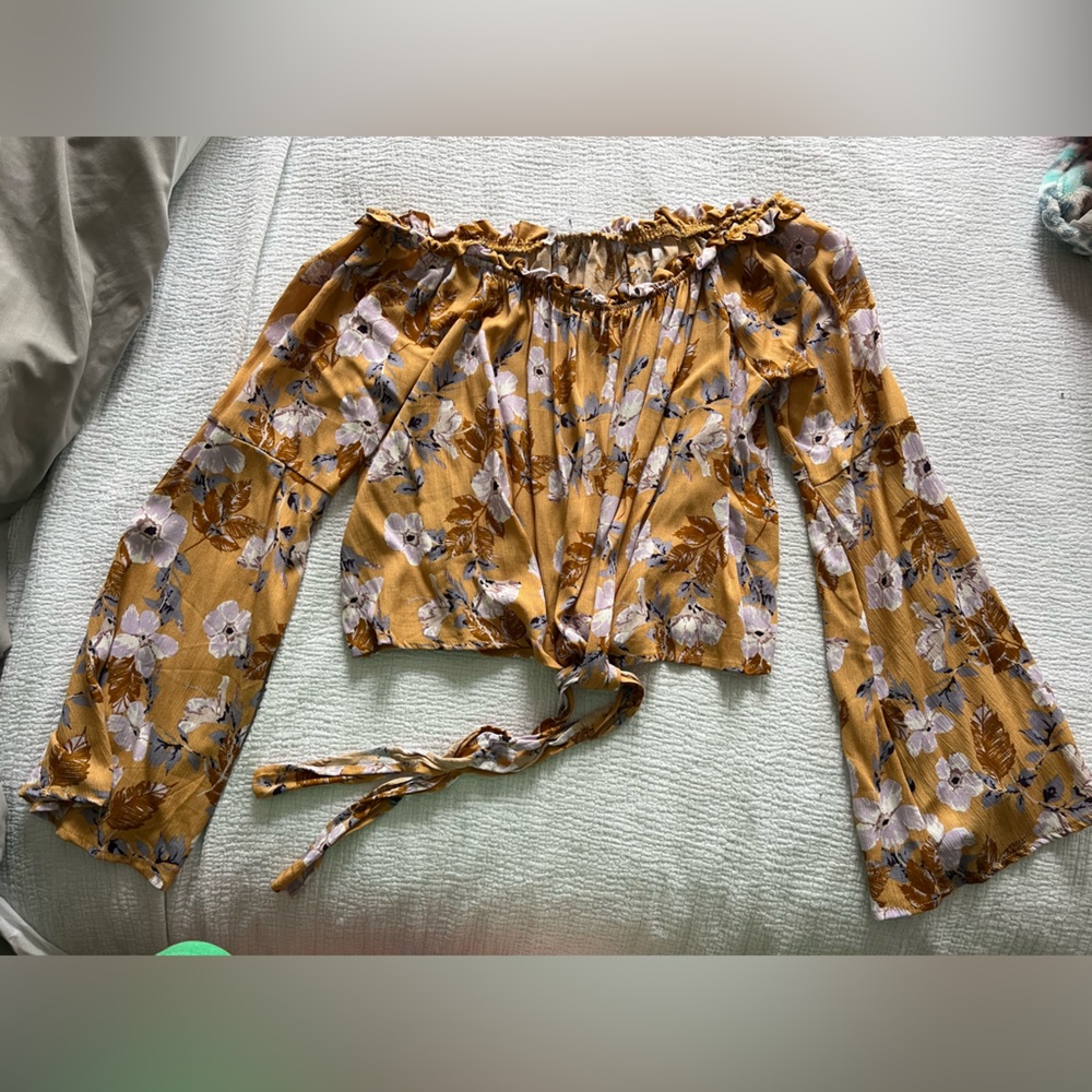 NWT Yellow floral top